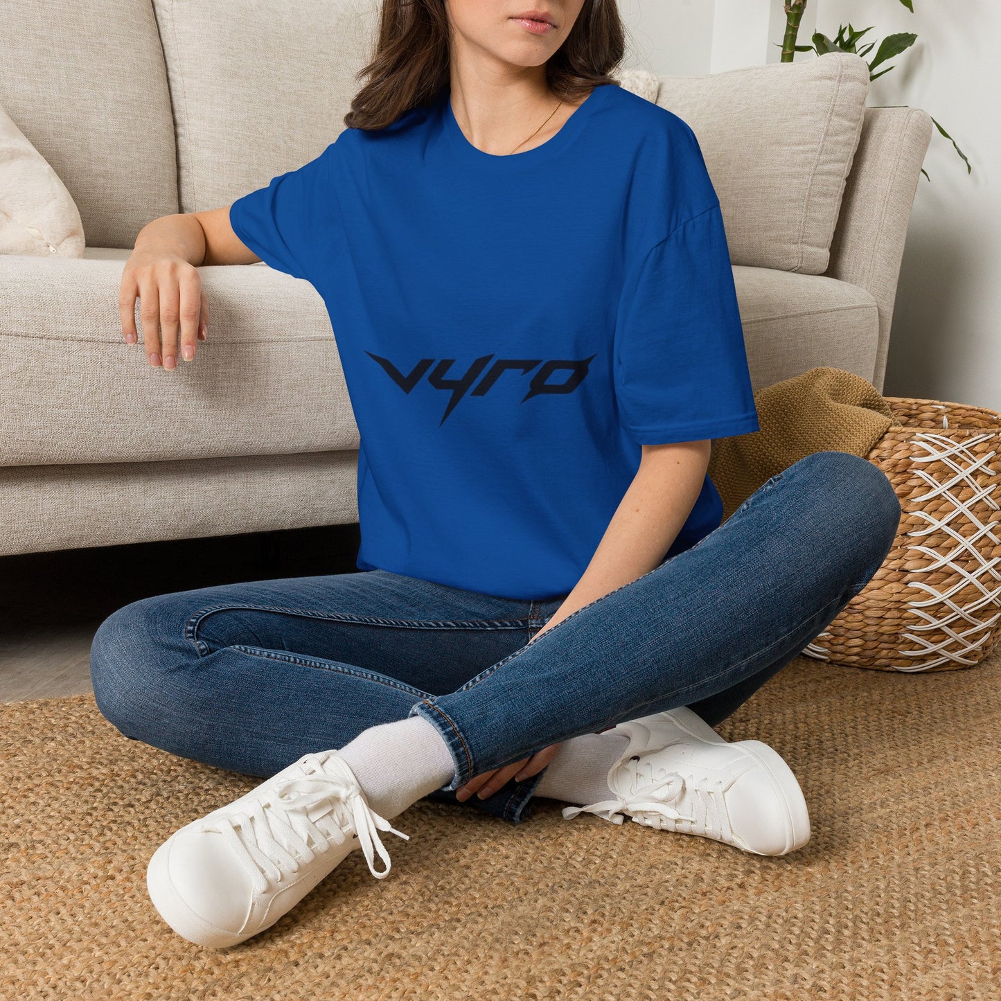 V4RO Logo T-Shirt — Minimal Tech Streetwear Graphic Tee